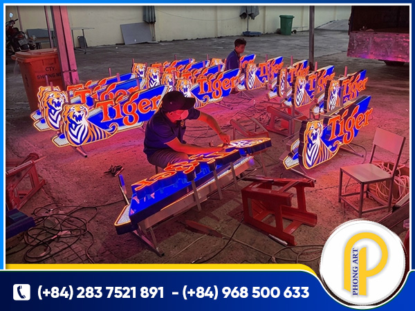 LED display board